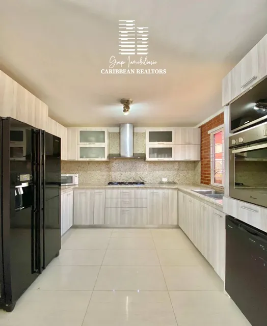 En Venta Town House Ubicado En El Conj Resd. Terrazas Del Valle. El Valle Del Espíritu Santo. 