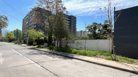 Oportunidad Sitio Plano En Las Condes // Venta