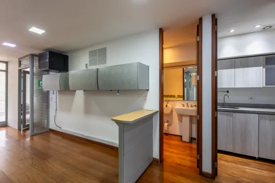 Oficina En Arriendo/venta En Chico Norte. Cod A1105064
