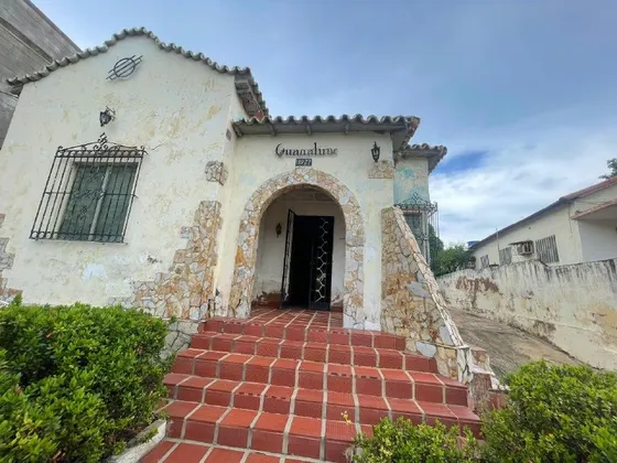 Casa Comercial, Urb. Los Haticos, Av Principal De Los Haticos.