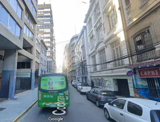 Oficina 215 M2 En Venta, Calle Cochrane A Pasos De Plaza Ani