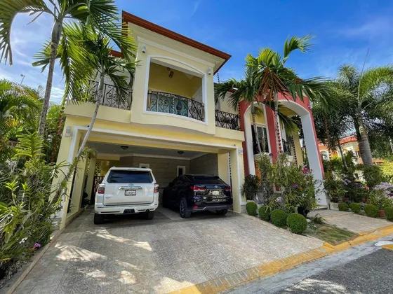 Hermosa Casa En El Exclusivo Residencial Ébano