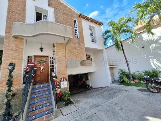 Hermoso Townhouse En Venta Casa Exclusiva Urb El Bosque Planta Electrica Pozo Agua Negociable Estef 24-13061