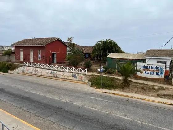 Casa Con Gran Sitio En Pichilemu