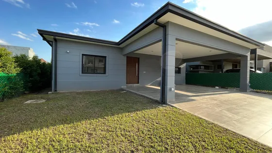 Casa En  Barrio Alto Verde 3 - Una Sola Planta