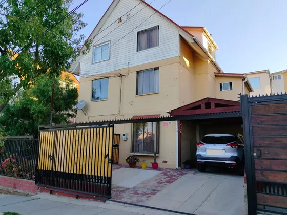 Se Vende Casa 4 Dormitorios, Los Pinos