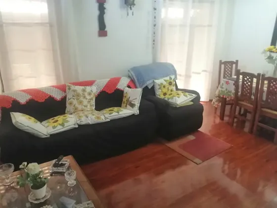 Casa En Venta De 4 Dorm. En Maipú