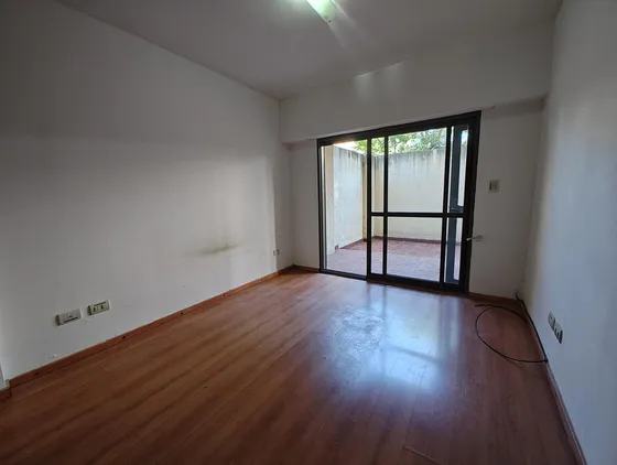 Departamento En Venta De 2 Dormitorios Con Cochera En Rosario - Zona Centro