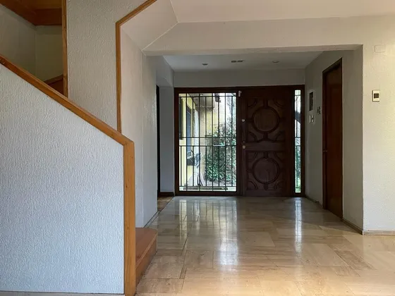Casa En Venta De 6 Dorm. En Vitacura