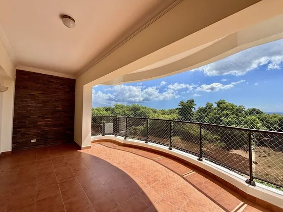 Apartamento Ubicado En Exclusiva Torre De La Ave. Anacaona Con Hermosas Áreas Sociales.