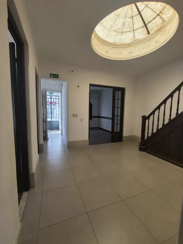 Ágora Alquila Hermosa Casa A Media Cuadra De La Playa Malvín, Ideal Empresa O Vivienda: Hipólito Yrigoyen Entre La Rambla Y Almería