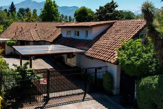 Casa Amplia Y Acogedora En Pasaje Muy Seguro