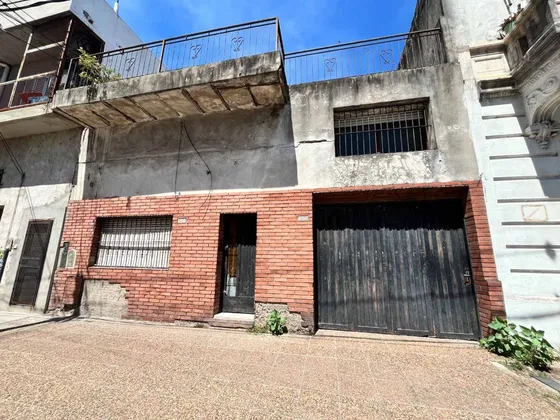 Oportunidad!casa A Refaccionar / Lote P/desarrollo