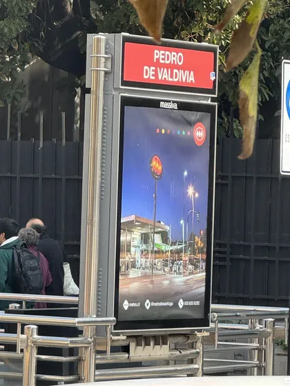 Oficina Con 1 Estacionamiento Incluido, Metro P. De Valdivia