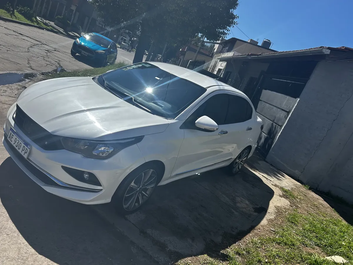 Fiat Cronos 1.8 16v Precision At6 Pack Premium