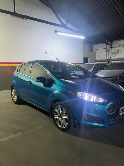 Ford Fiesta Kinetic 1.6 Sedan S 120cv