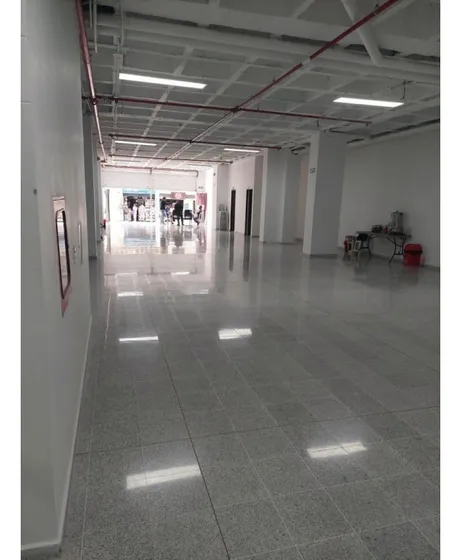 Local En Venta Primer Piso En Caldas.