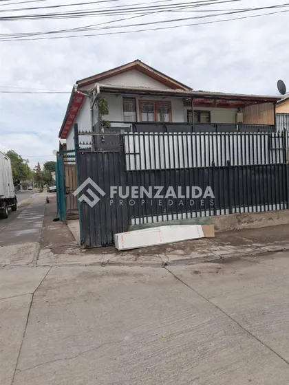 Casa En Venta De 3 Dorm. En Maipú
