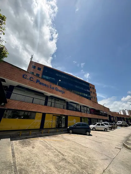 Oficina En Naguanagua, Estado Carabobo, Semiamoblada. Cc Paseo La Granja. Zc.p