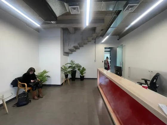 Inversionistas, Oficinas Y Local En Providencia