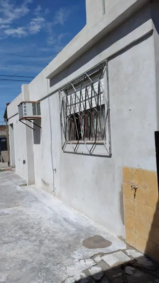 Casa En Venta - 2 Dormitorios 2 Baños - Cochera - 200mts2 - La Matanza