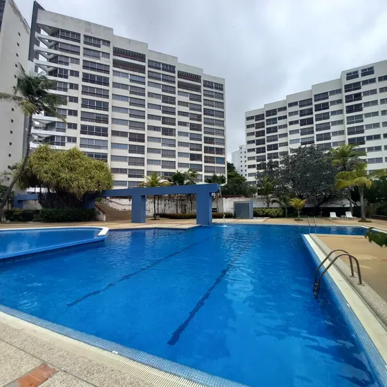 Vendemos Apartamento Ubicado En Camuri, Cerca Del Club Camuri, Ideal Para Socios Del Club - 3/3/1 Xavijennyinmuebles