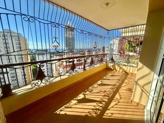 Apartamento En Alquiler De 3 Habitaciones En La Esperilla