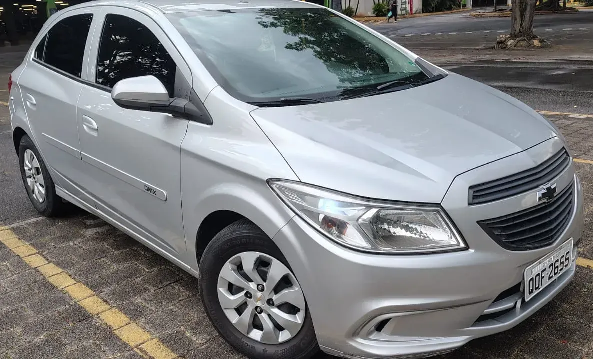 Chevrolet Onix 2018 1.0 Joy 5p — foto 4