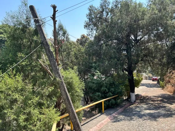Terreno En Zona Fresca En Lomas De Tzompantle, Cuernavaca, Morelos.