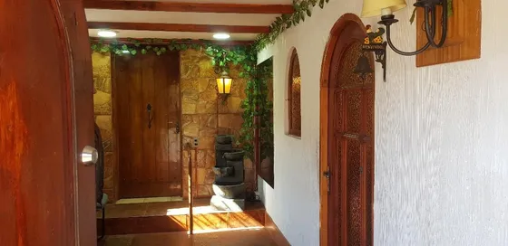 Vendo Confortable Casa, Totalidad En Hormigón, Ñuñoa 