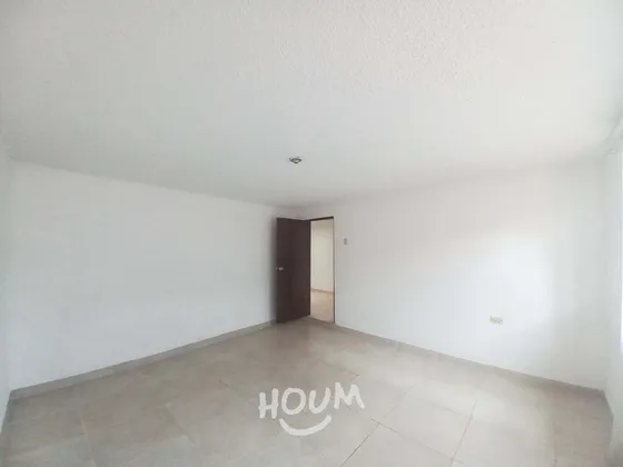 Casa En San Isidro. 7 Habitaciones, 130 M², Id: 90377