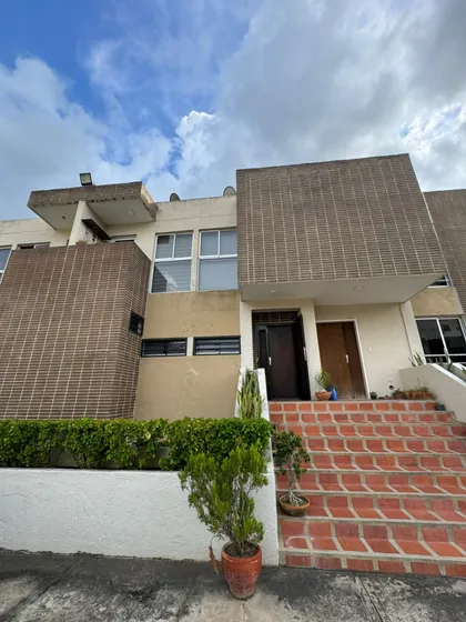 Hermoso Townhouse En Urb. El Rincón, Residencias Altos De Aricagua. Minerva K