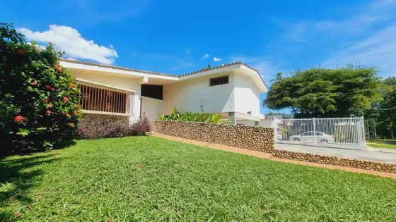 Annic Coronado Vende Casa En Venta En La Urb. Guaparo Calle Cerrada Cód 330003