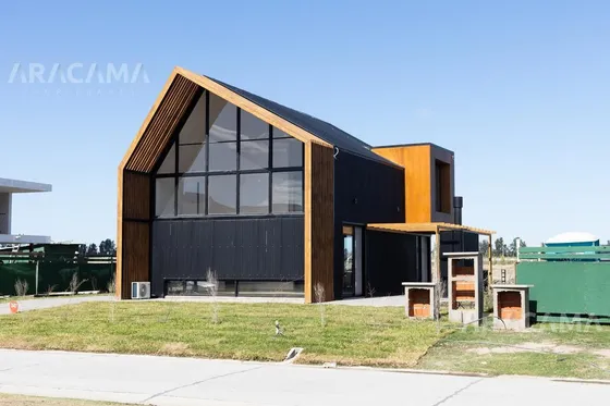 Casa En Venta En Lares De Canning  - Canning