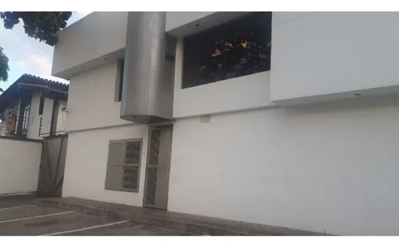 Se Vende Casa Comercial 660m2 10h/8b/15e Chuao