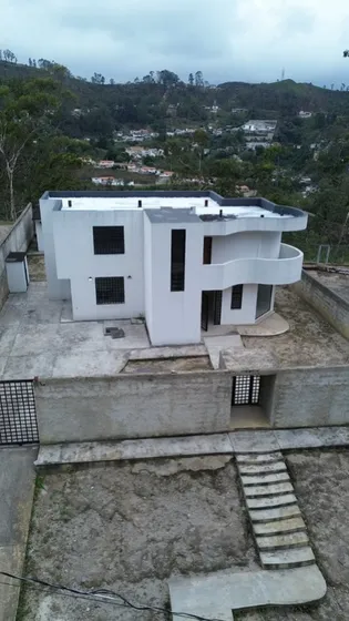 Best House Vende Conjunto De Casa En Colinas De Carrizal Sector Avp 