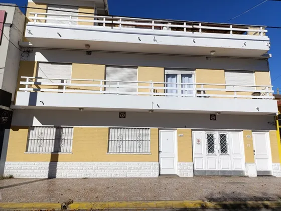 Departamento De 2 Ambientes En Centro De Santa Teresita