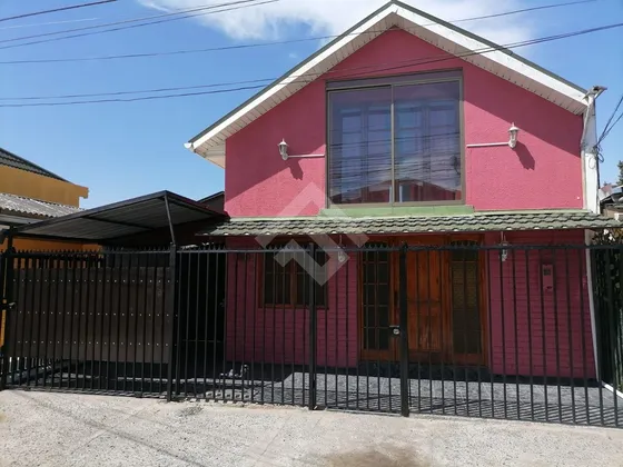 Casa De 2 Pisos En Venta De 5 Dorm ,2 Baños. En Maipú