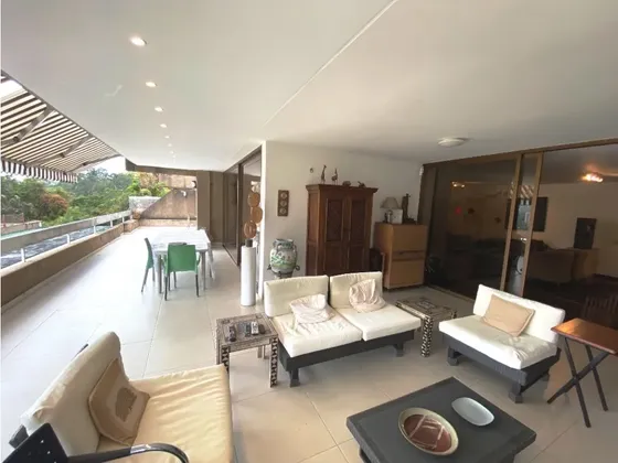 Se Vende Apartamento 413m2 4h+s/5b/3p Las Esmeraldas 9088