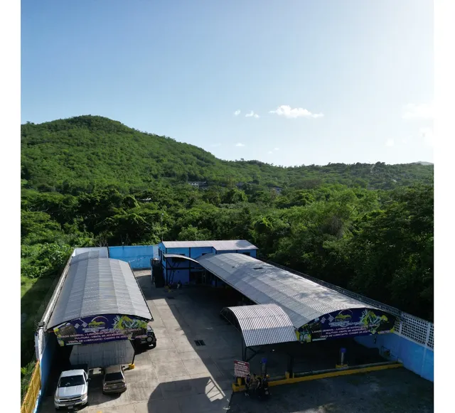 Se Vende Local Comercial 2000m2 Av Perimetral Charallave 3393