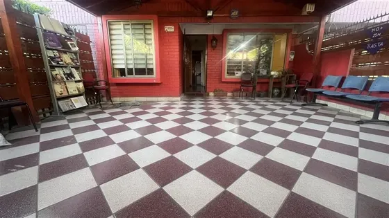 Casa En Venta De 5 Dorm. En Estación Central