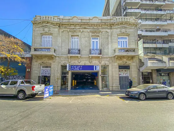 Cochera En Edificio Inteligente De Cocheras