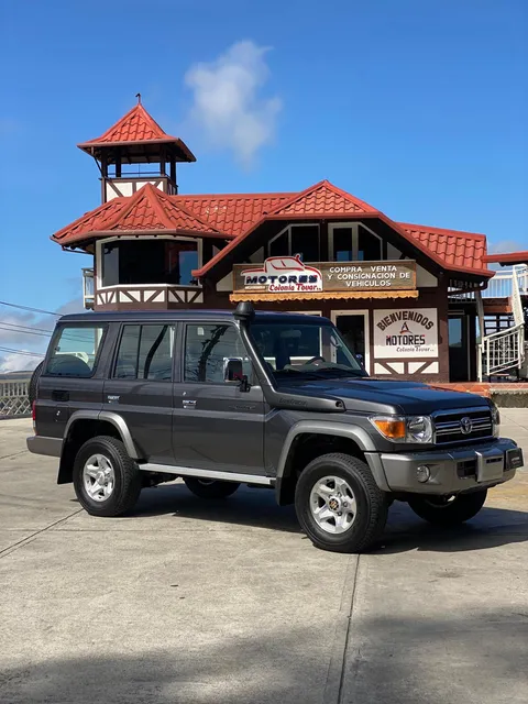 Toyota Lc76 Macho 4 Puertas