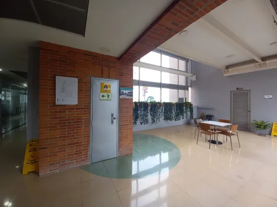 Local En Venta En Av Circunvalar/pereira  (279061755).