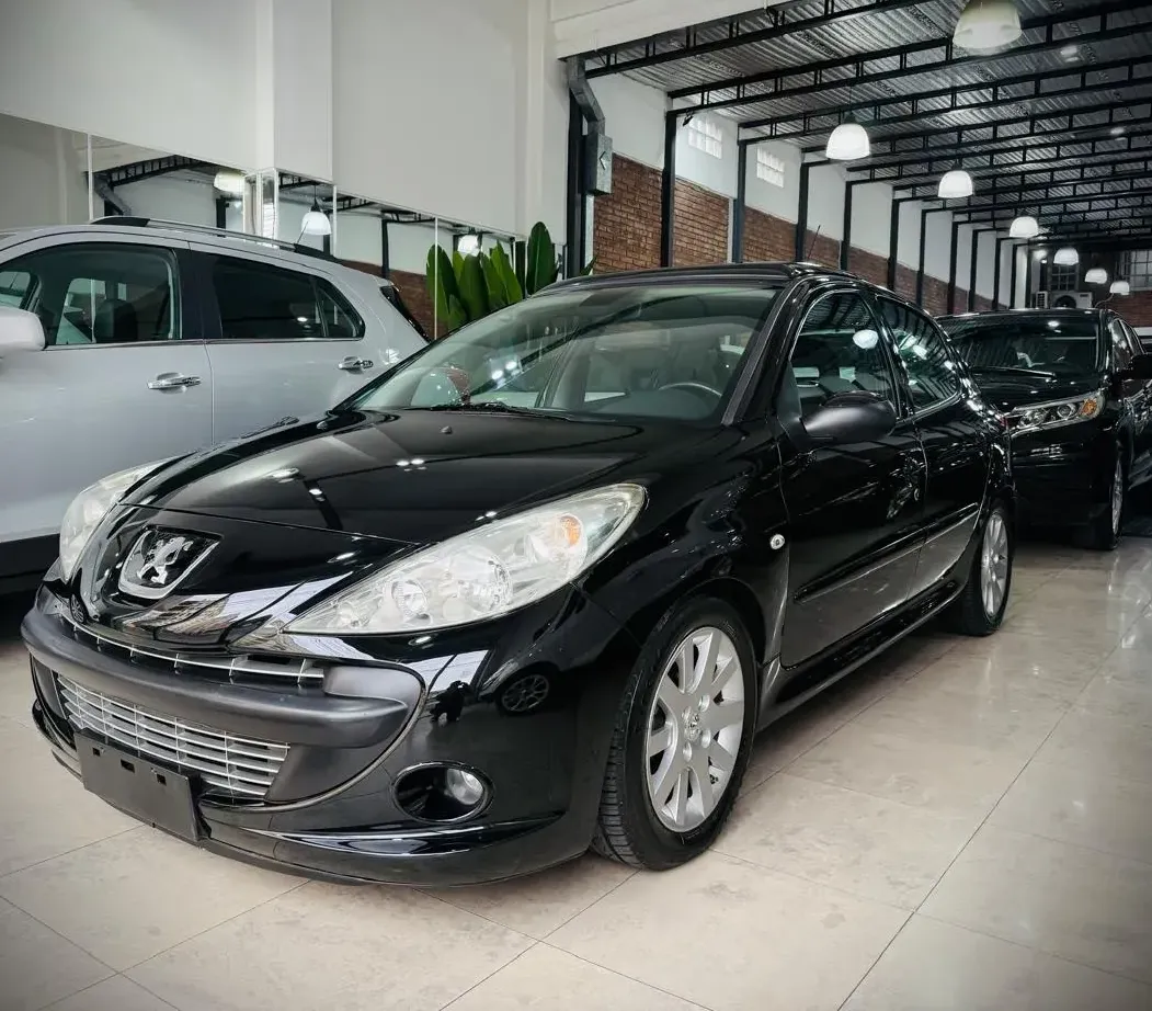 Peugeot 207 1.6 Sedan Xt Premium