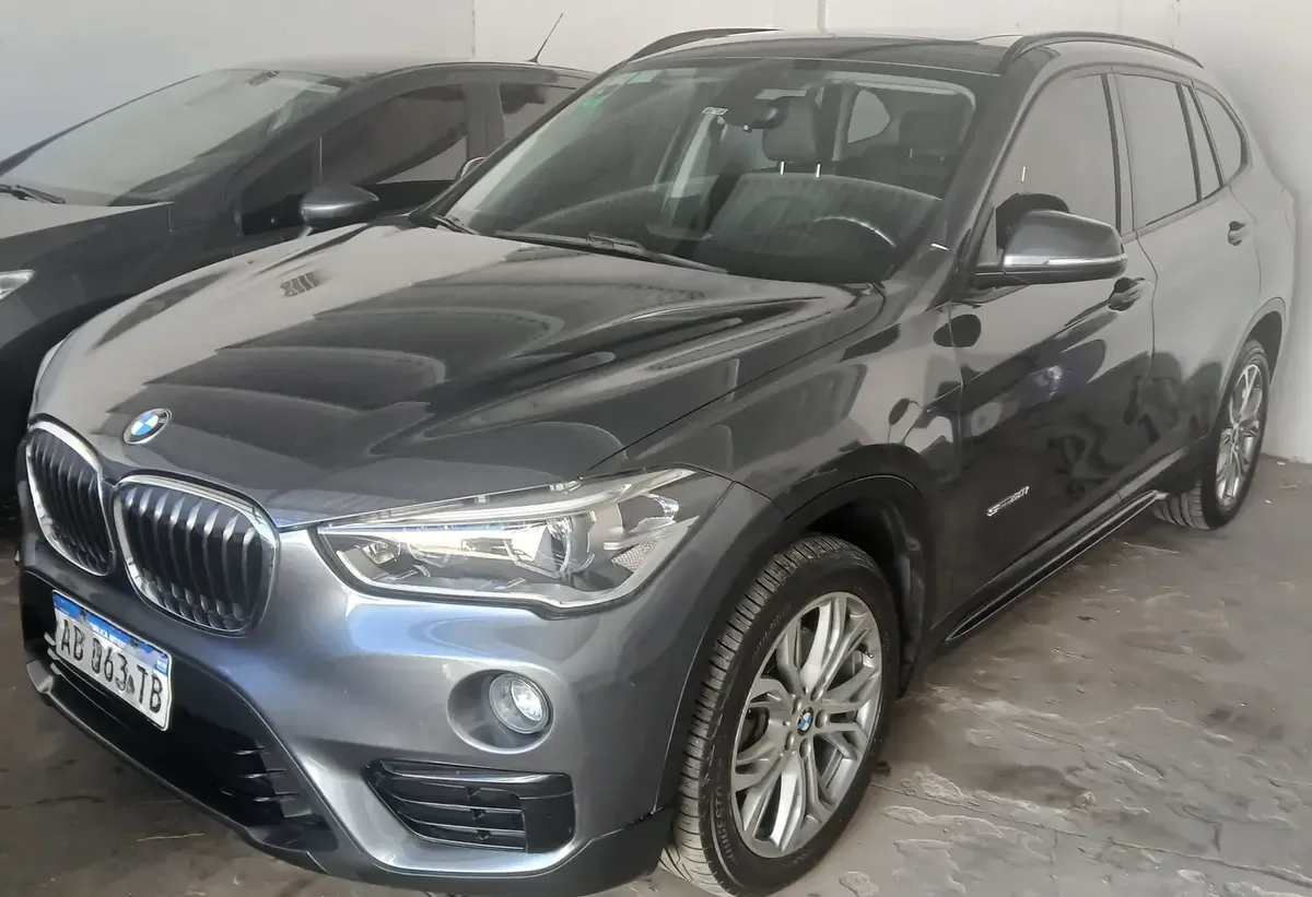 BMW X1 2.0 sDrive 20i Sportline 192 hp