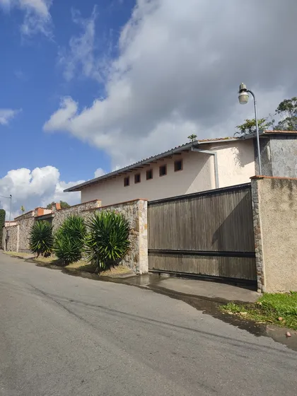 Silvia Jaramillo Vende Linda Casa De Montaña Con Chimenea