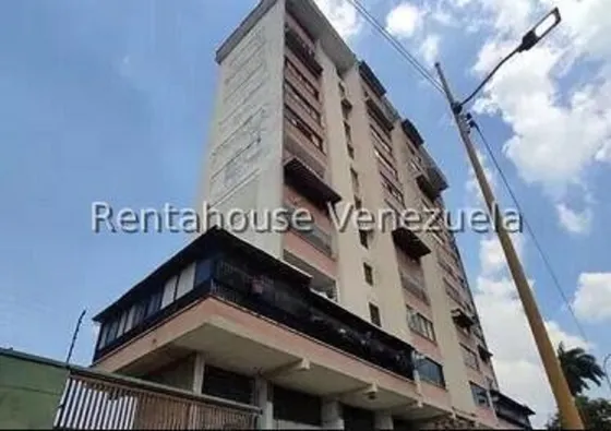 Apartamento  En Venta Av Lara Valencia Carabobo Leida Falcon Lf25-5252