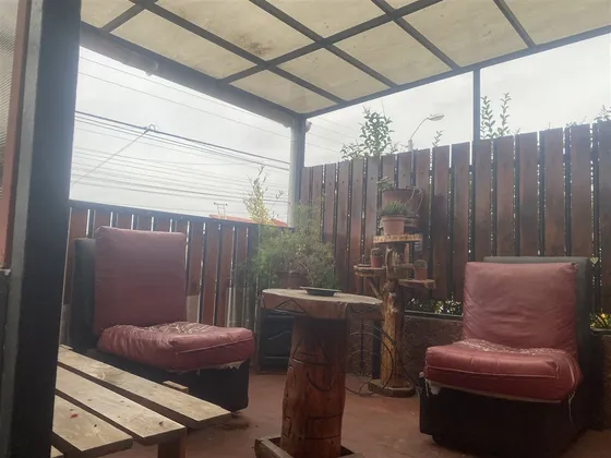 Casa En Venta De 3 Dorm. En Concón