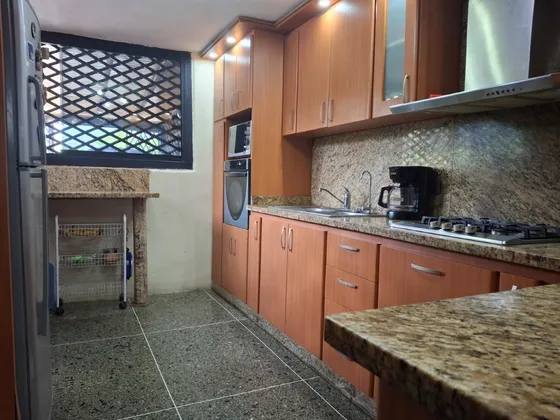 Le. Casa En Venta-   Mls #25-24194  -  Altos De Copacabana 